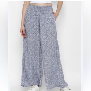 American Eagle Blue Floral Wide-Leg Pants XL